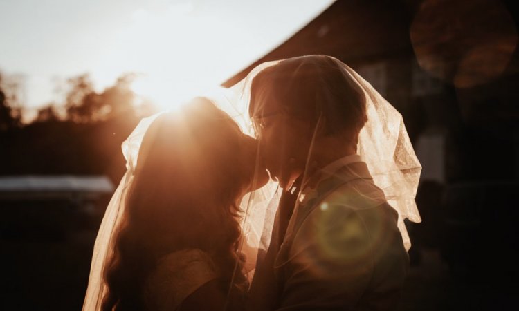 Photographe professionnelle pour mariage avec cérémonie laïque à Besançon