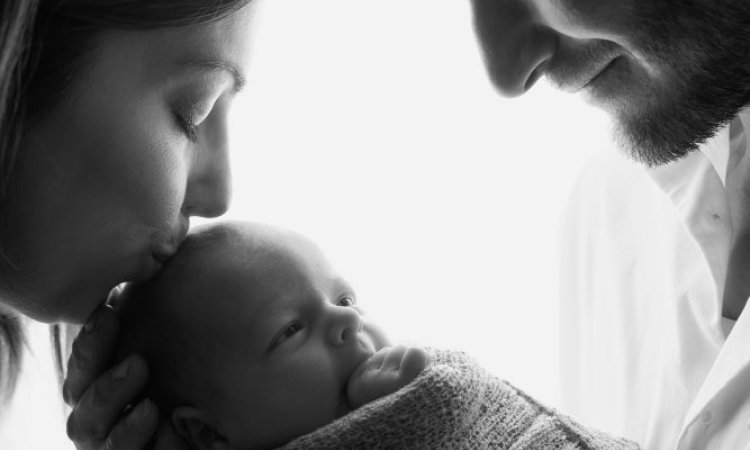 Photographe professionnelle Pack maternité votre shooting grossesse et votre shooting naissance à Besançon