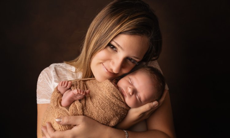 Shooting naissance en famille en studio en Franche-Comté