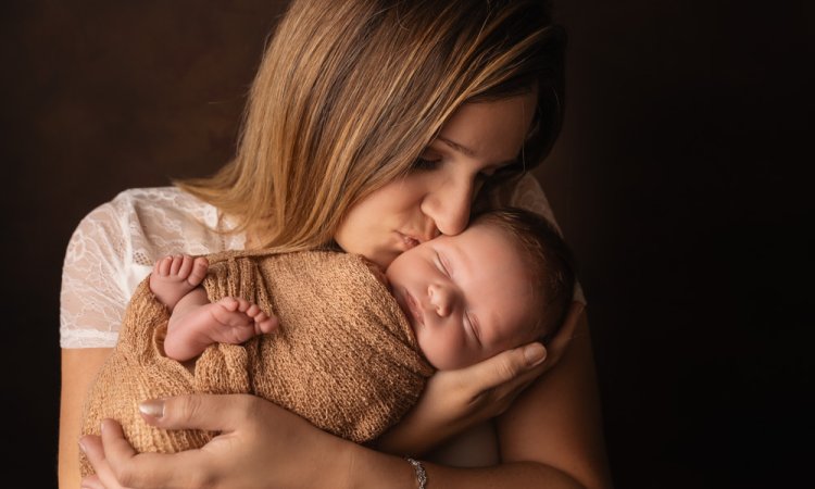 Shooting naissance en famille en studio en Franche-Comté