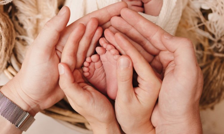  Photographe professionnelle shooting naissance en studio en Franche-Comté