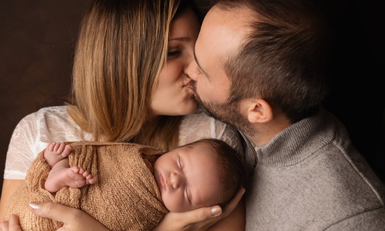 Shooting naissance en famille en studio en Franche-Comté