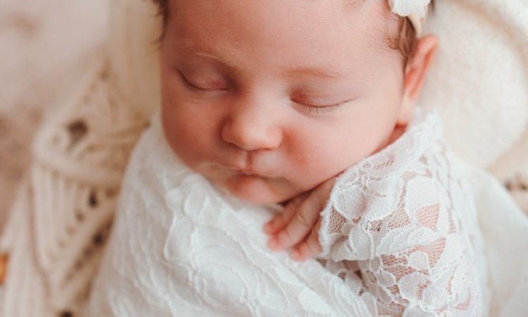 Séance photo naissance en studio à Besançon