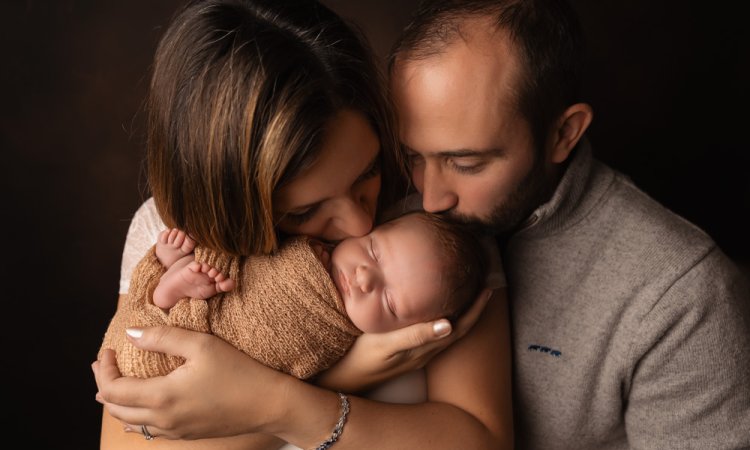 Shooting naissance en famille en studio en Franche-Comté