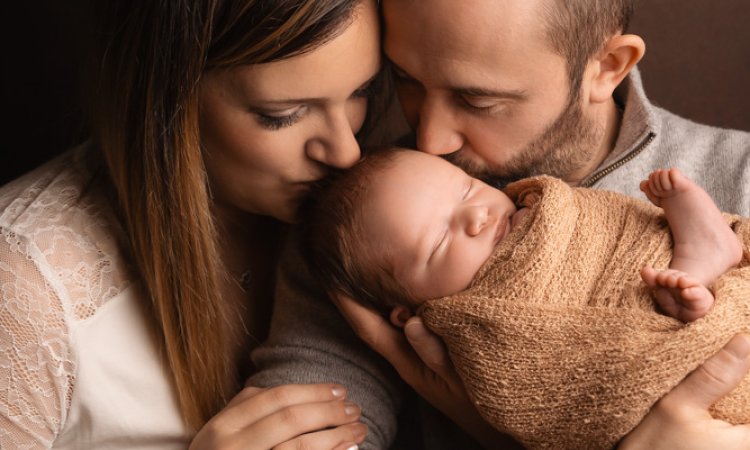 Shooting naissance en famille en studio en Franche-Comté