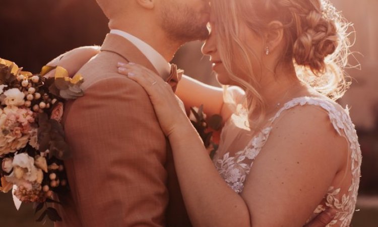 Photographe professionnelle de mariage au Château de Clairvans dans le Jura