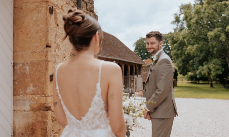 Photographe professionnelle de mariage bohème en Franche-Comté