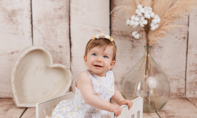 Photographe bébé 1 an en studio à Besançon