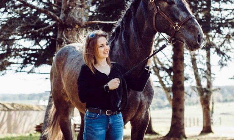 Photographe professionnelle séance photo avec chevaux à Besançon 