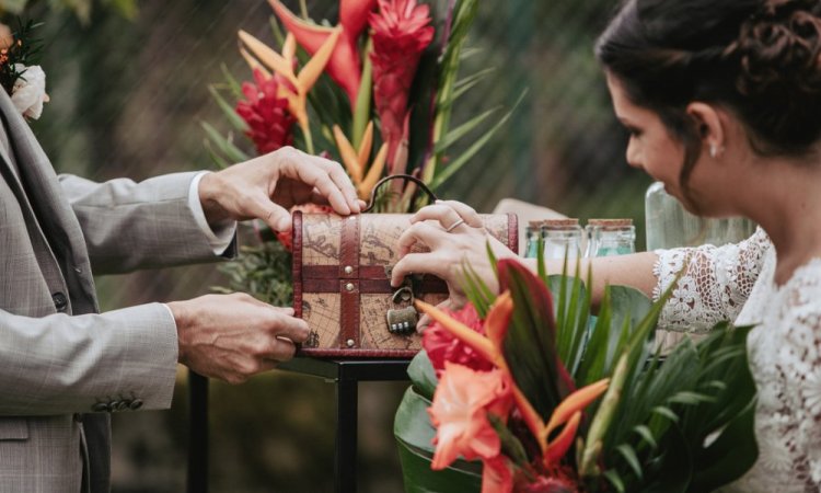 Photographe professionnelle mariage en petit comité à Besançon