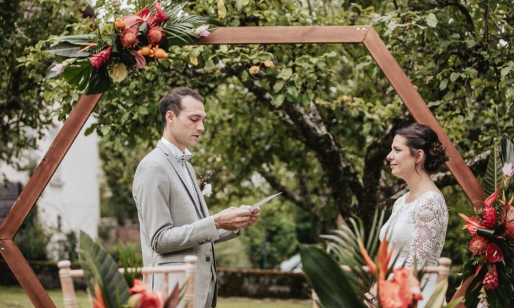 Photographe professionnelle mariage en petit comité à Besançon