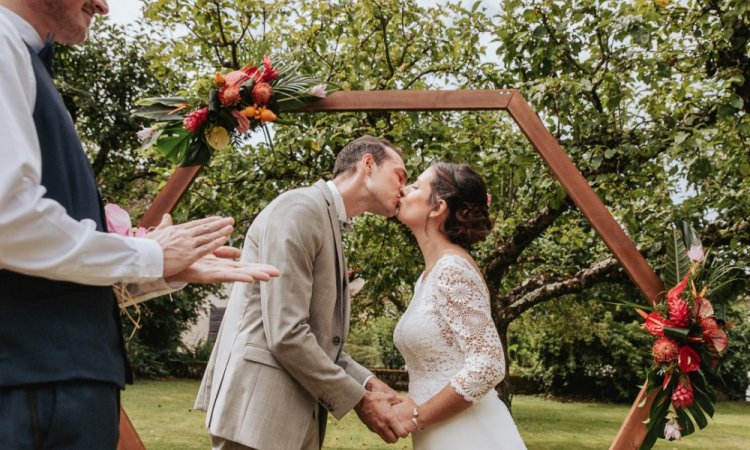 Photographe professionnelle mariage en petit comité à Besançon