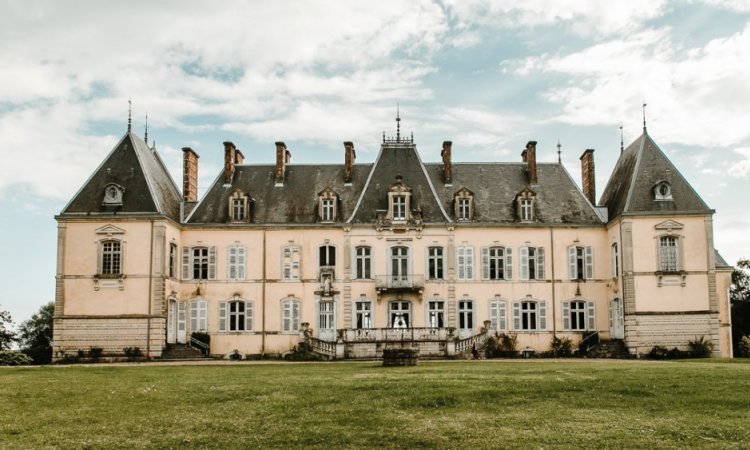 Photographe professionnelle mariage au château de Saint Loup près de Besançon