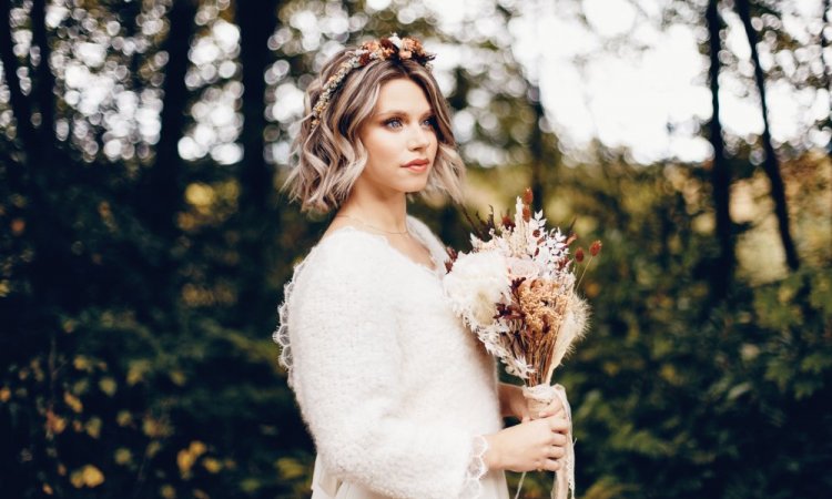 Shooting d'inspiration mariage au Château de la Dame Blanche à Geneuille