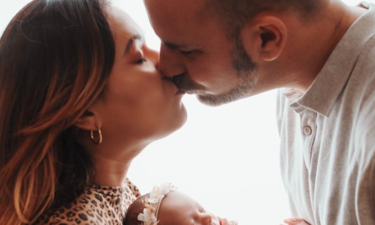 Photographe professionnelle pour photo de naissance Besançon