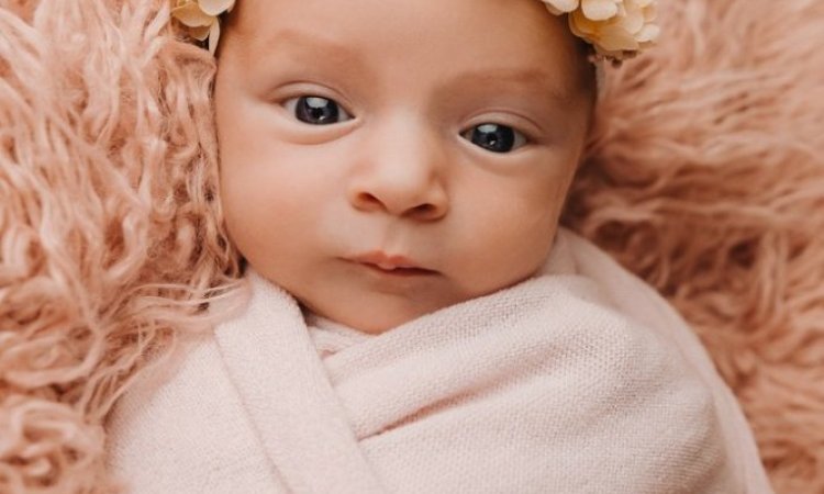 Photographe pour séance photo naissance en studio à Besançon