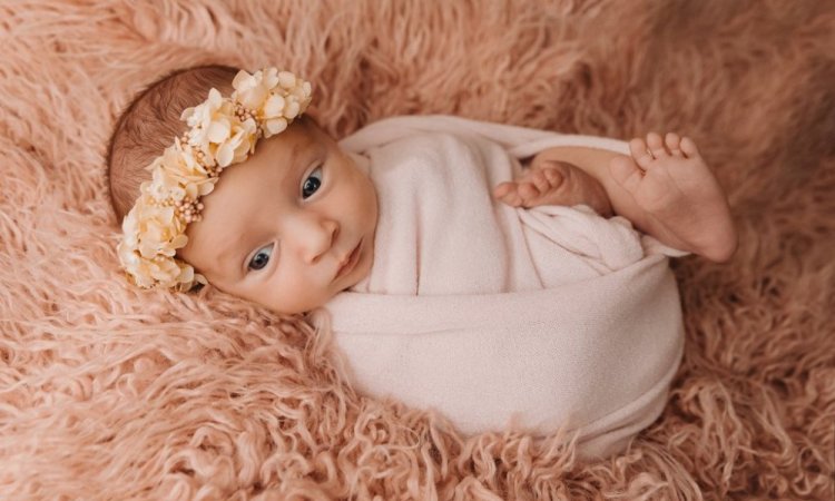 Photographe pour séance photo naissance en studio à Besançon