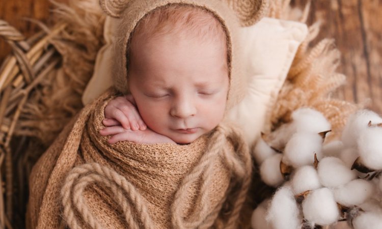 Photographe pour séance photo naissance en studio à Besançon