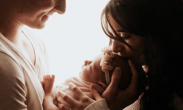 Photographe pour séance photo naissance en studio à Besançon