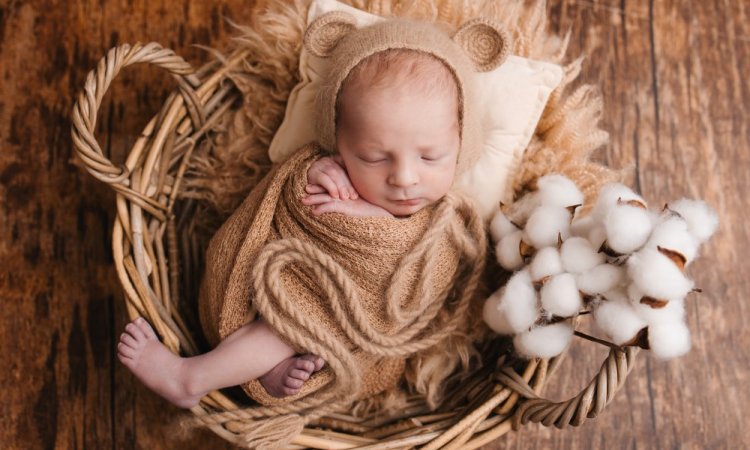 Photographe pour séance photo naissance en studio à Besançon
