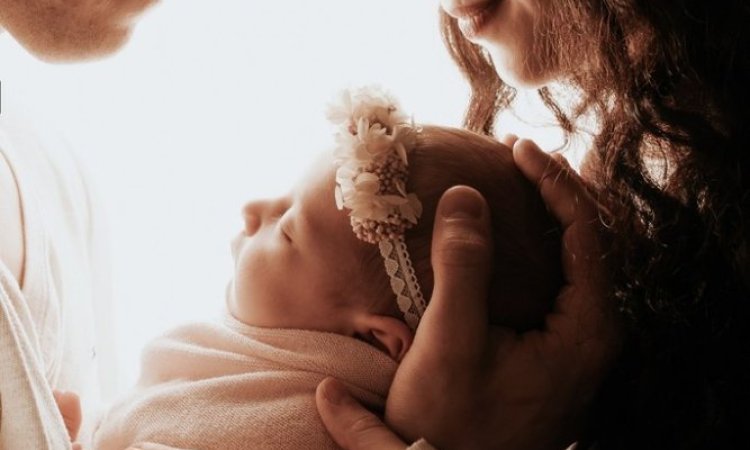 Photographe pour séance photo naissance en studio à Besançon