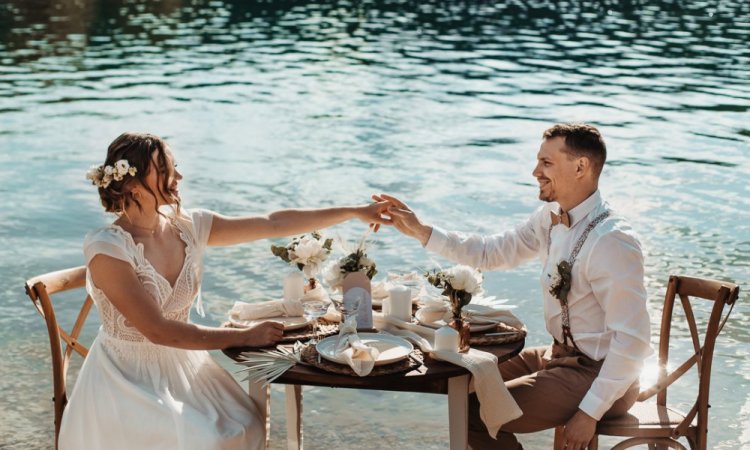 mariage bohème à la plage en Franche-Comté