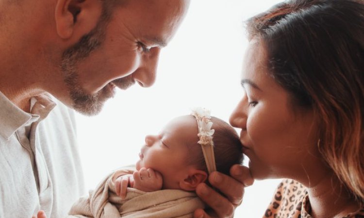 Photographe professionnelle pour photo de naissance Besançon