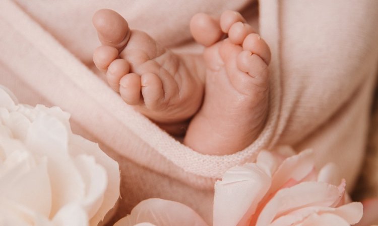 Photographe pour shooting bébé en studio à Besançon 