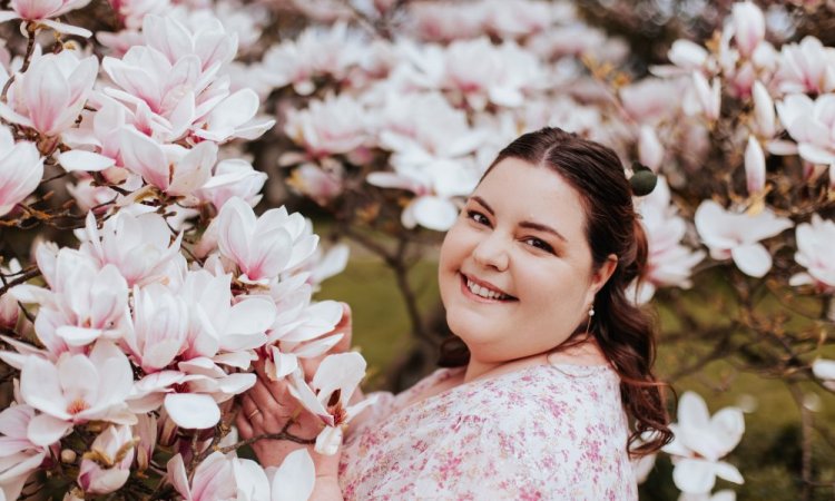 Portrait femme fleuri à Besançon