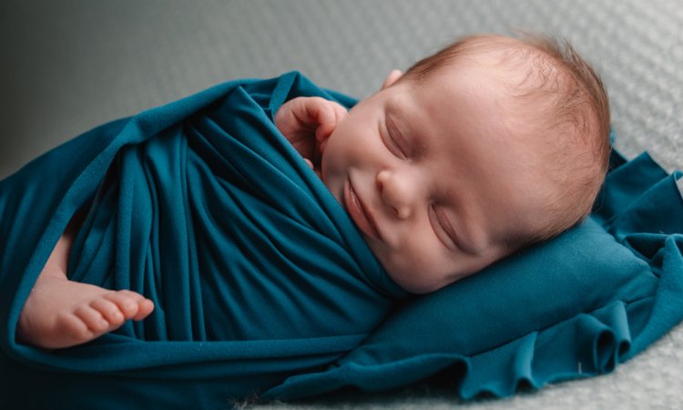 Séance photo bébé garçon en studio à Besançon