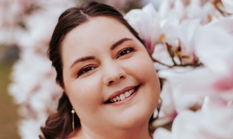 Portrait femme fleuri à Besançon