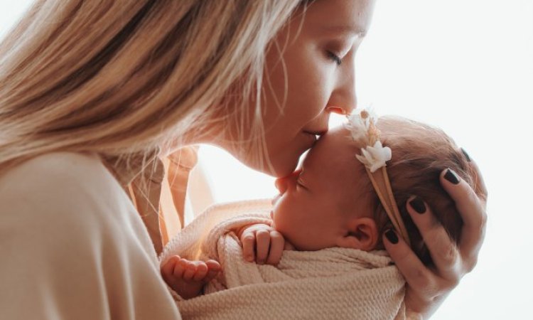 Shooting photo naissance en famille à Besançon