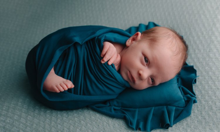 Séance photo bébé garçon en studio à Besançon