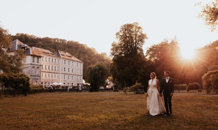 Photos de couple à la golden hour – Photographe de mariage dans le Doubs