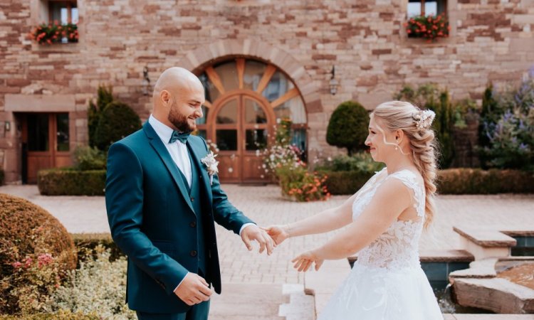 Photographe professionnelle de mariage au Moulin de la Mangue en Franche-Comté