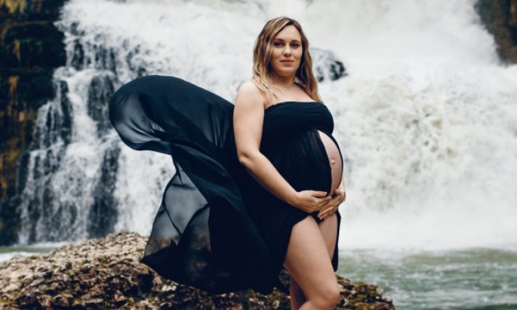 Photographe pour shooting grossesse en famille en Franche-Comté
