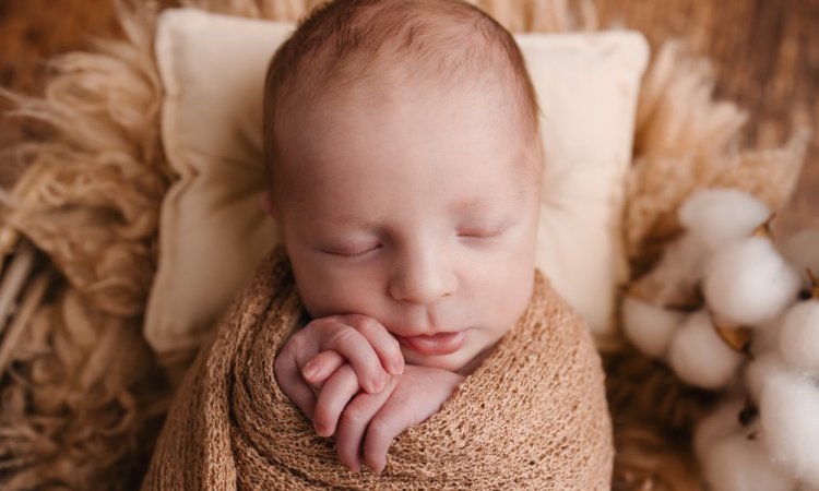 Photographe pour séance photo bébé mignon à Besançon