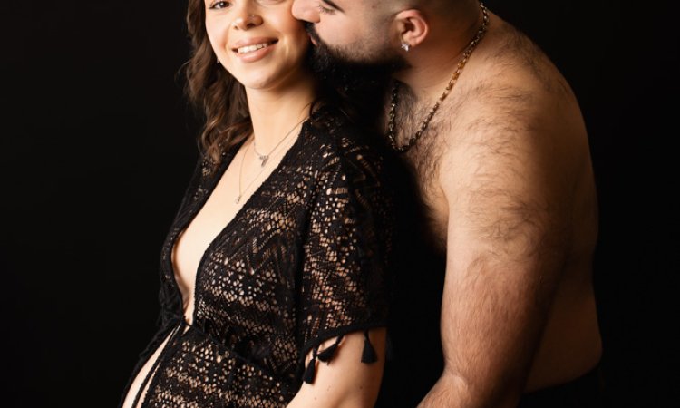 Photographe shooting grossesse en couple à Besançon