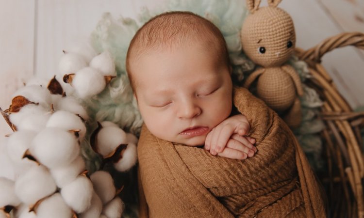 Photographe photos de naissance en studio à Besançon