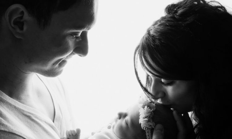 Séance photo naissance en famille à Besançon