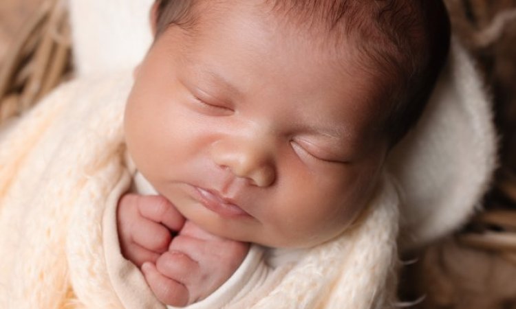 Shooting photo naissance en studio à Besançon 