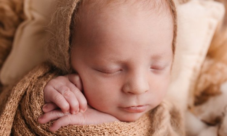 Photographe pour séance photo bébé mignon à Besançon