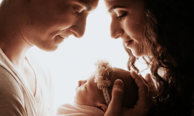 Séance photo naissance en famille à Besançon