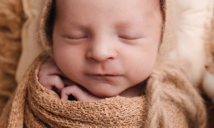 Photographe pour séance photo bébé mignon à Besançon