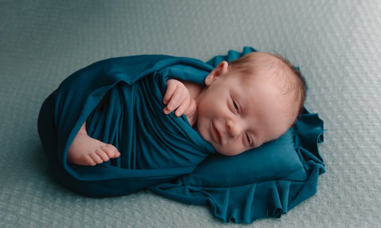 Séance photo bébé garçon en studio à Besançon