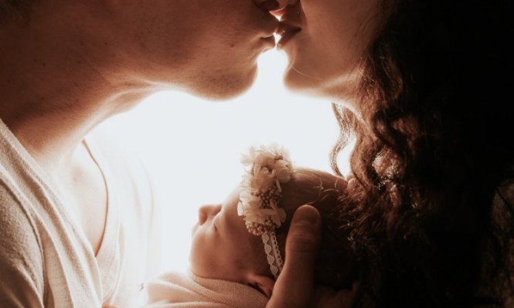 Séance photo naissance en famille à Besançon