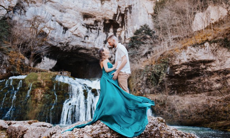 Shooting Grossesse Source du Lison en Franche-Comté