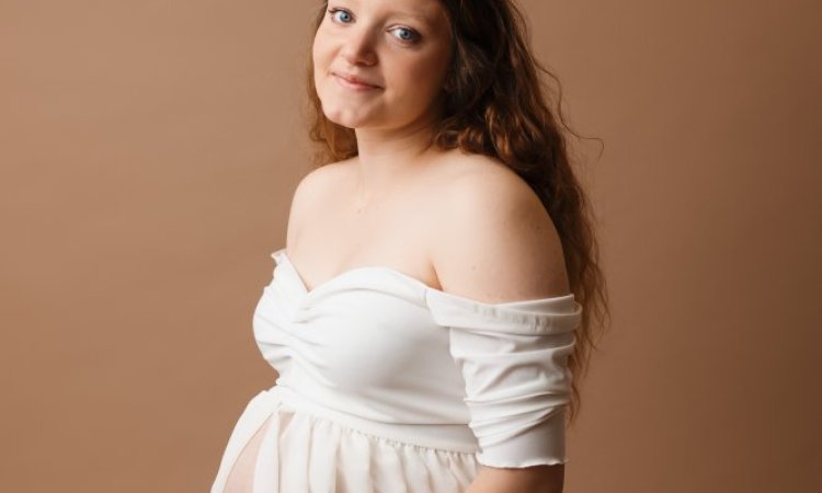 Shooting grossesse bohème en studio à Besançon