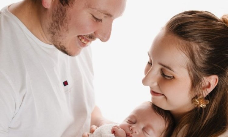 Shooting photo naissance en famille à Besançon