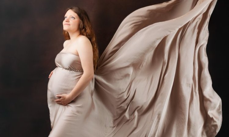 Shooting grossesse bohème en studio à Besançon